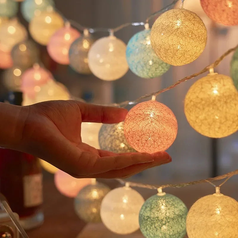 20 LED Cotton Balls String Lights Battery or USB Powered Fairy Garland Lighting Strings Christmas Holiday Xmas Party Decoration